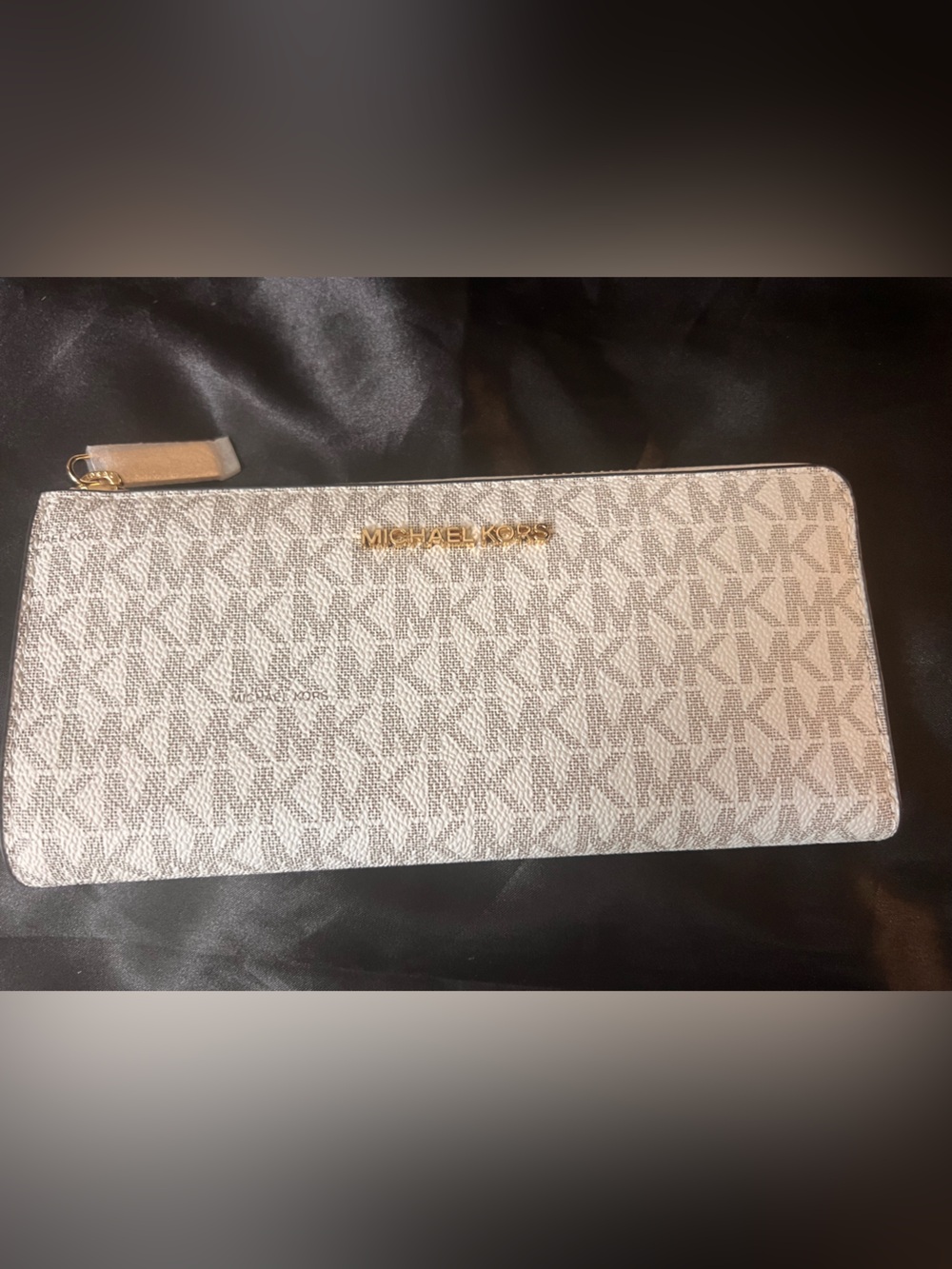 NWT Michael Kors Jet Set Travel Large Quarter-Zip Wallet - Vanilla Signature